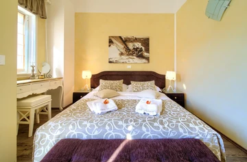 3-Bedroom Holiday House in Malinska with Heated Pool