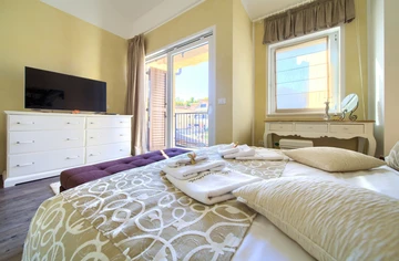 3-Bedroom Holiday House in Malinska with Heated Pool