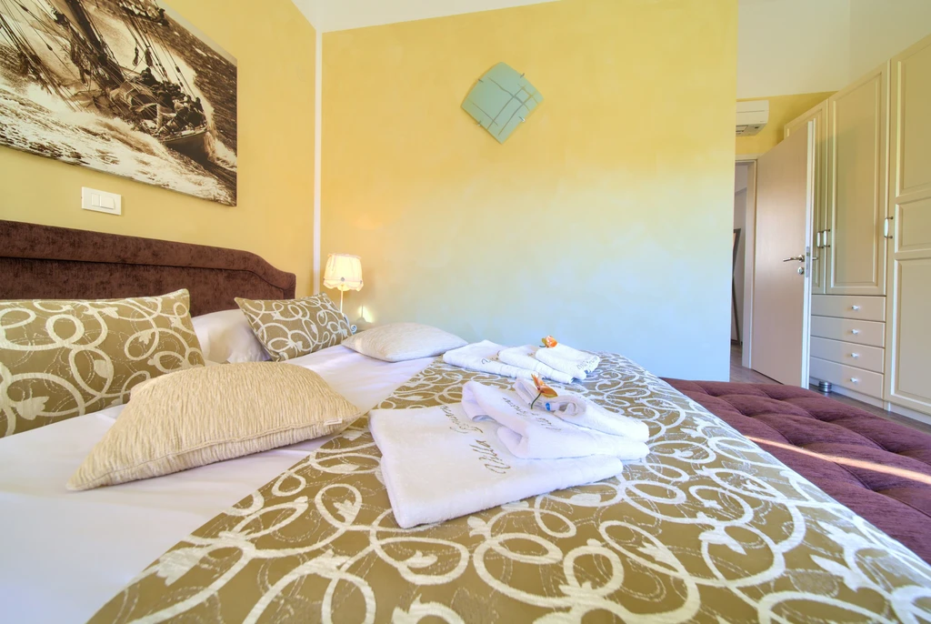 3-Bedroom Holiday House in Malinska with Heated Pool