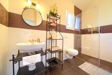 3-Bedroom Holiday House in Malinska with Heated Pool