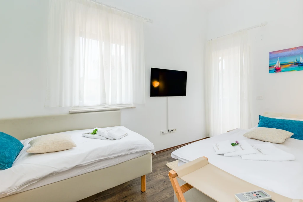 3-Bedroom Holiday House in Malinska with Heated Pool