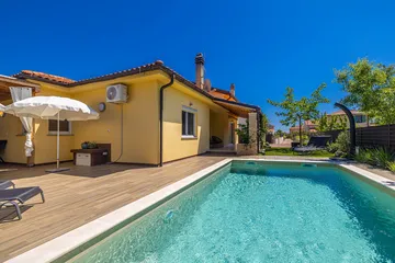Linardići House with Private Heated Pool