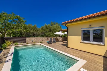 Linardići House with Private Heated Pool