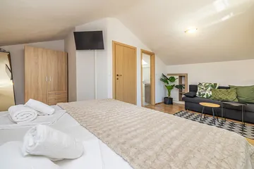 Linardići House with Private Heated Pool