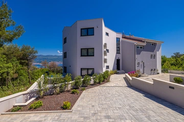 Polje Apartment with Jacuzzi and Sea View