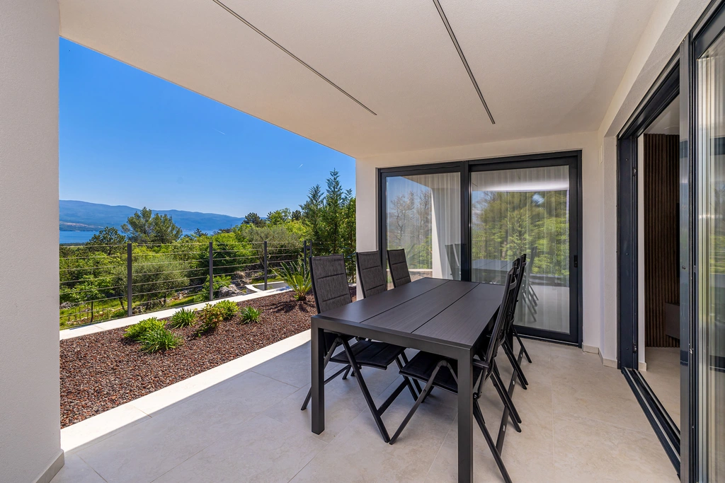 Polje Apartment with Jacuzzi and Sea View