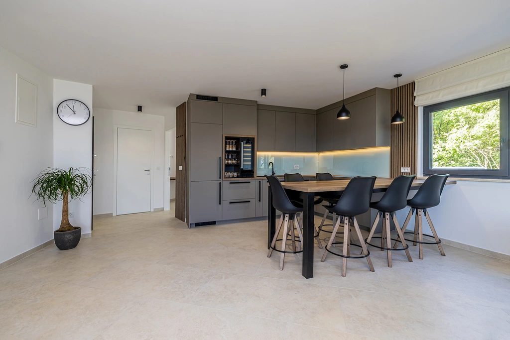 Polje Apartment with Jacuzzi and Sea View