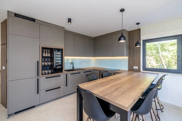 Polje Apartment with Jacuzzi and Sea View