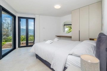 Polje Apartment with Jacuzzi and Sea View