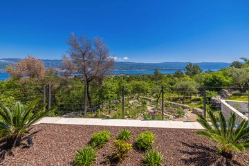 Polje Apartment with Jacuzzi and Sea View