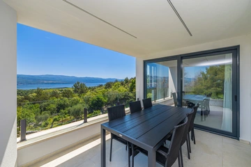 Two-Bedroom Apartment with Sea View in Polje