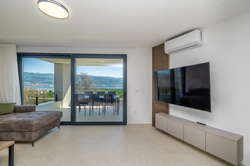 Two-Bedroom Apartment with Sea View in Polje