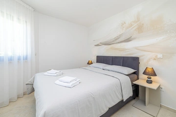 Two-Bedroom Apartment with Sea View in Polje