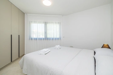 Two-Bedroom Apartment with Sea View in Polje