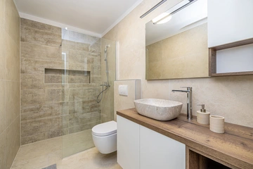 Two-Bedroom Apartment with Sea View in Polje