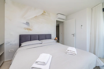 Two-Bedroom Apartment with Sea View in Polje