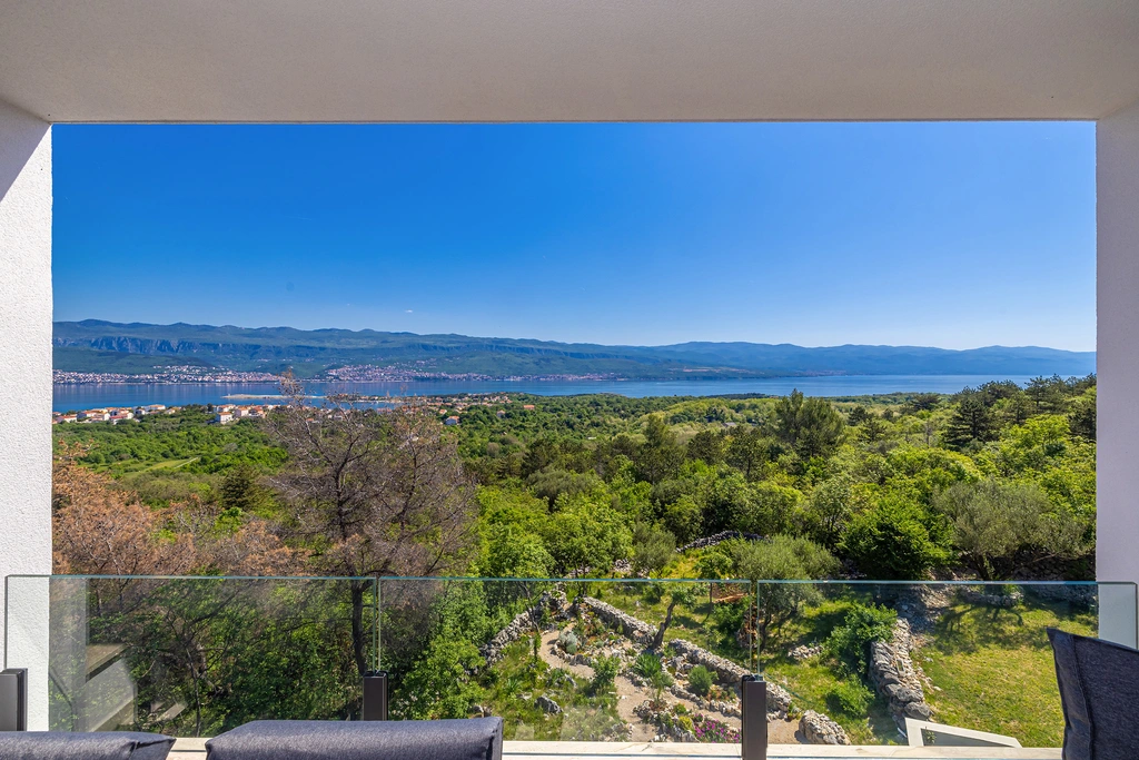 Two-Bedroom Seaview Apartment in Polje