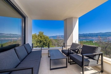 Two-Bedroom Seaview Apartment in Polje