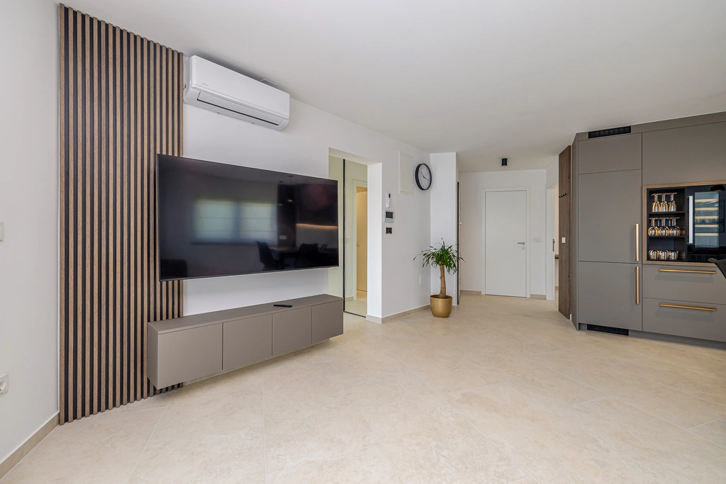 Two-Bedroom Seaview Apartment in Polje
