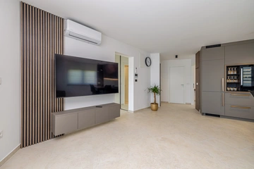 Two-Bedroom Seaview Apartment in Polje