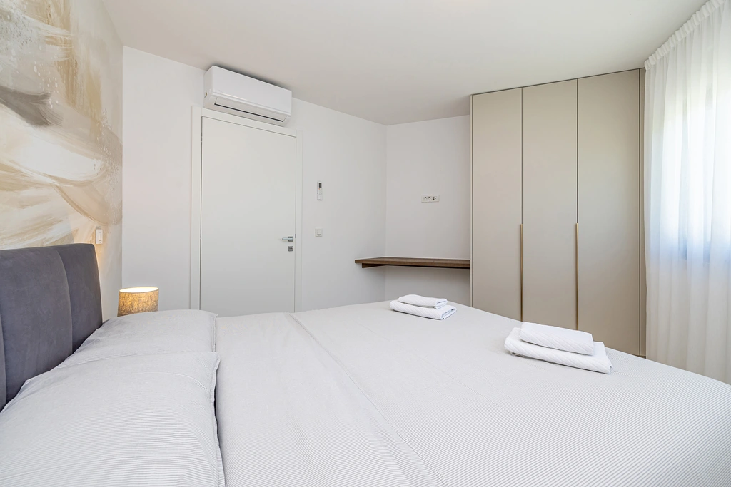 Two-Bedroom Seaview Apartment in Polje