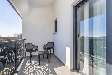 Holiday House in Kornić for 6 Guests with Heated Pool