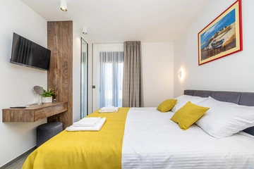 Holiday House in Kornić for 6 Guests with Heated Pool