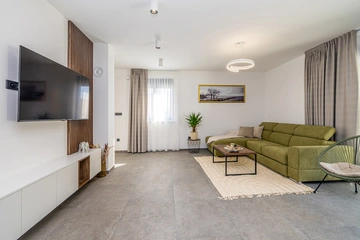 Holiday House in Kornić for 6 Guests with Heated Pool