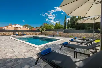 Holiday House in Kornić for 6 Guests with Heated Pool