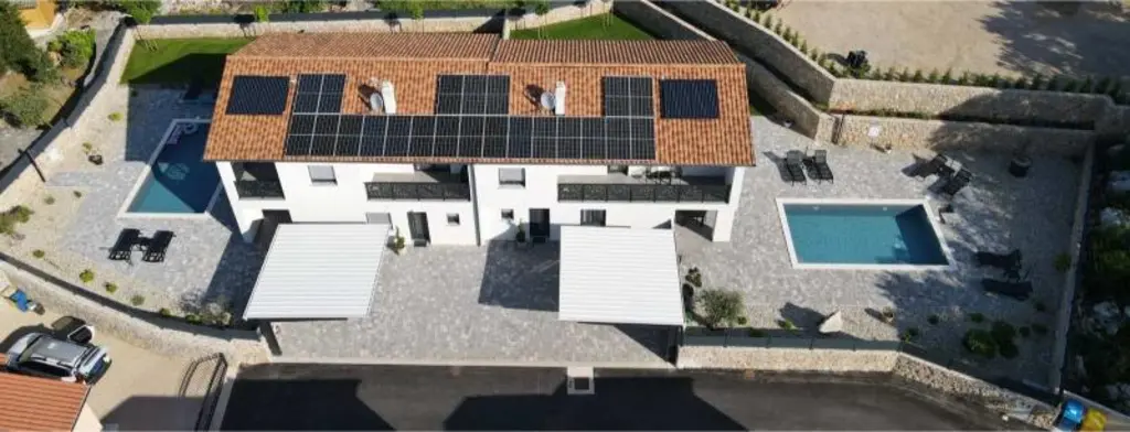 3-Bedroom Holiday House in Kornić with Heated Pool