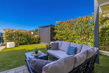 2-Bedroom Apartment with Private Pool in Malinska