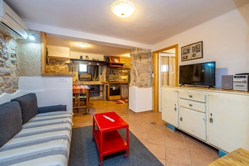 Klimno Seaside Apartment with Private Garden