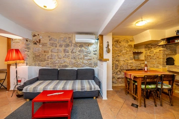 Klimno Seaside Apartment with Private Garden