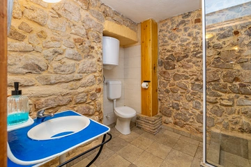 Klimno Seaside Apartment with Private Garden