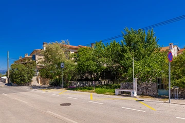 Klimno Seaside Apartment with Private Garden
