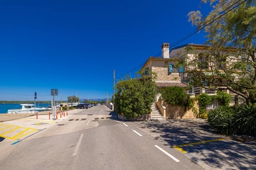 Klimno Seaside Apartment with Private Garden