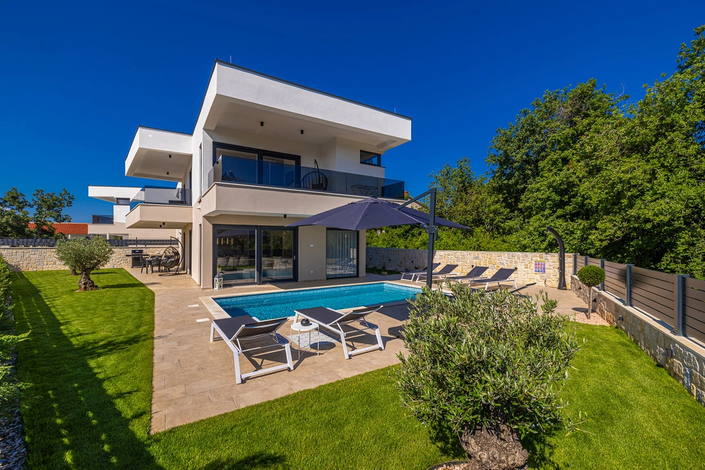 Holiday House in Omišalj with Private Pool for 10