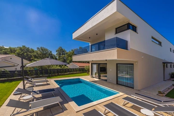 Holiday House in Omišalj with Private Pool for 10