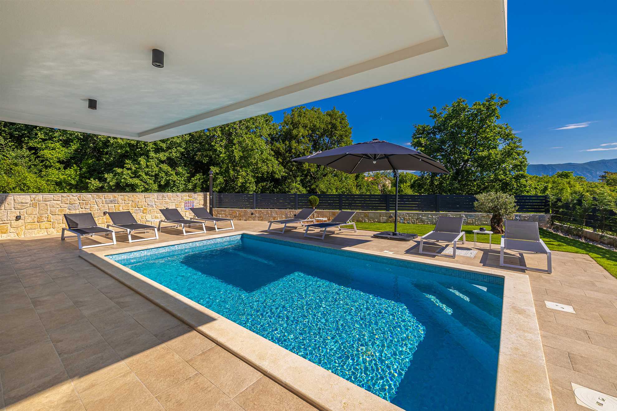 Ferienhaus OLIVE BLUE mit privatem Pool