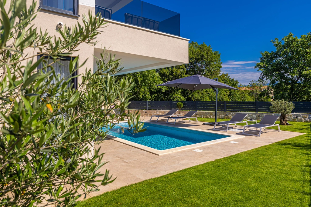 Holiday House in Omišalj with Private Pool for 10