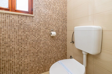 3-Bedroom House with Private Pool in Vrh