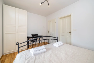 3-Bedroom House with Private Pool in Vrh