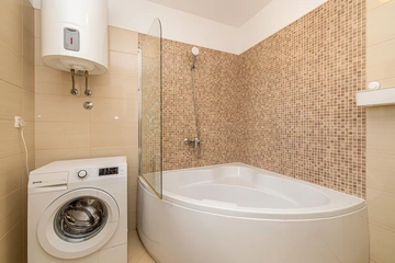 3-Bedroom House with Private Pool in Vrh