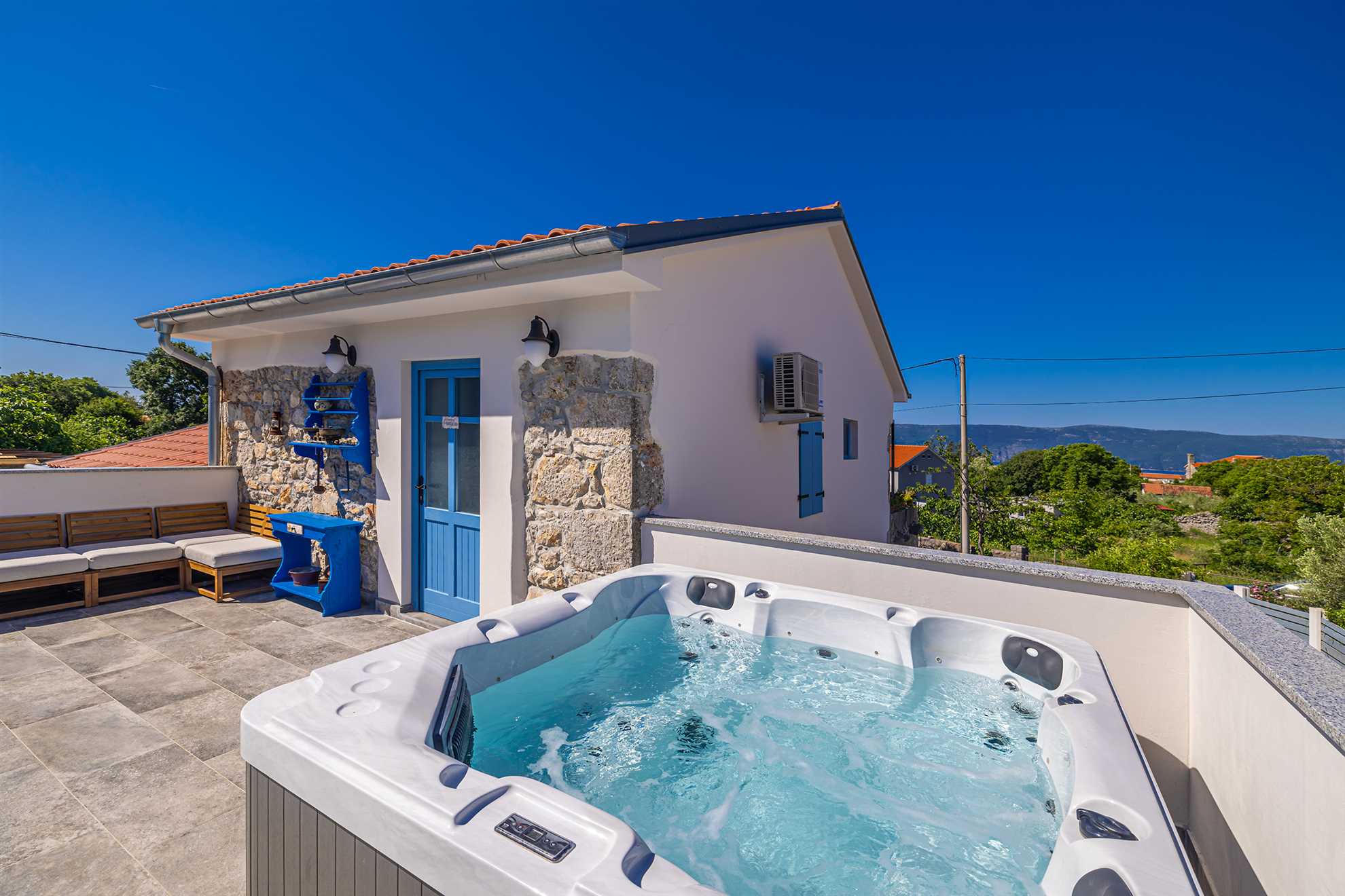 Casa vacanze KUNTENTA con piscina privata e jacuzzi