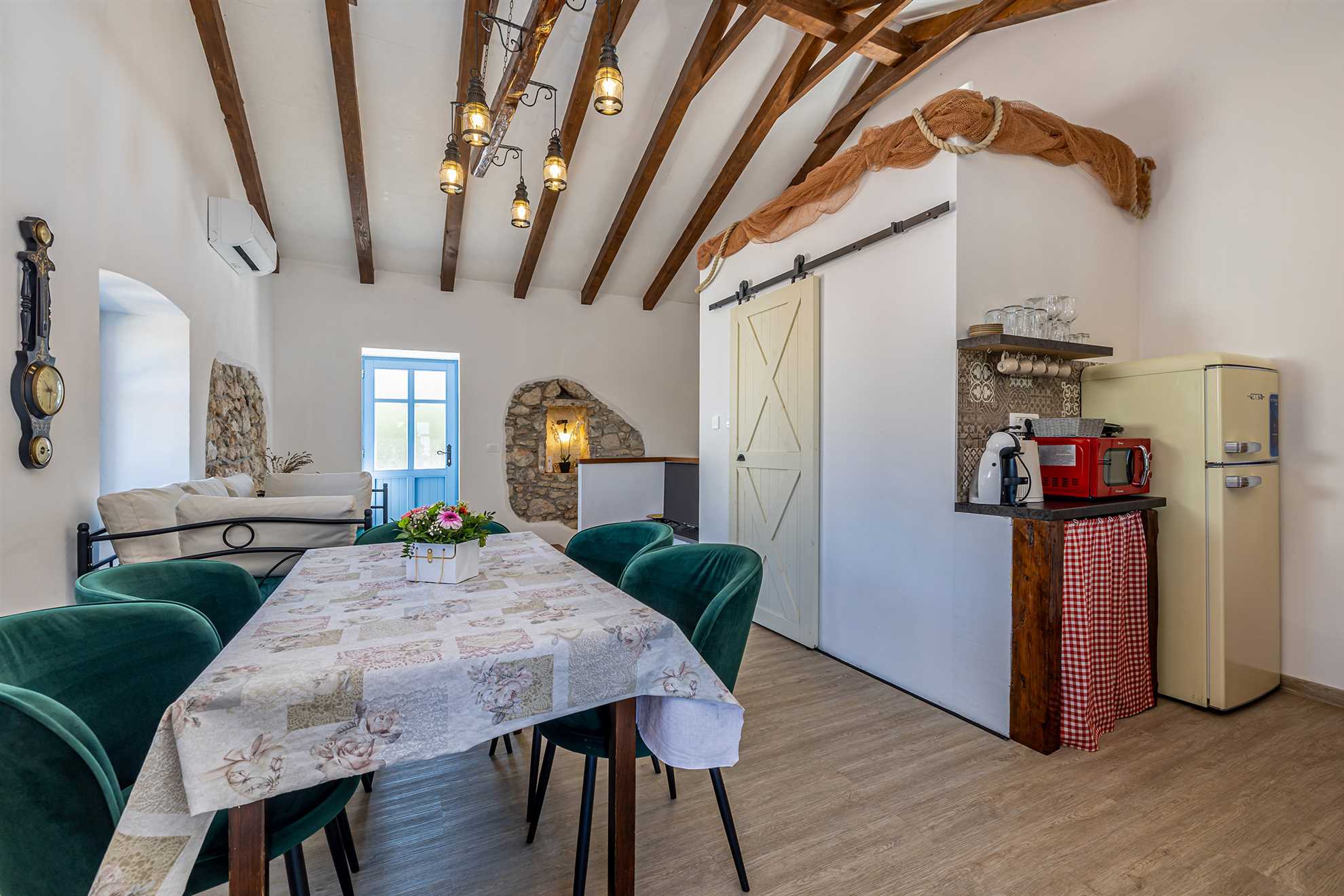 Casa vacanze KUNTENTA con piscina privata e jacuzzi