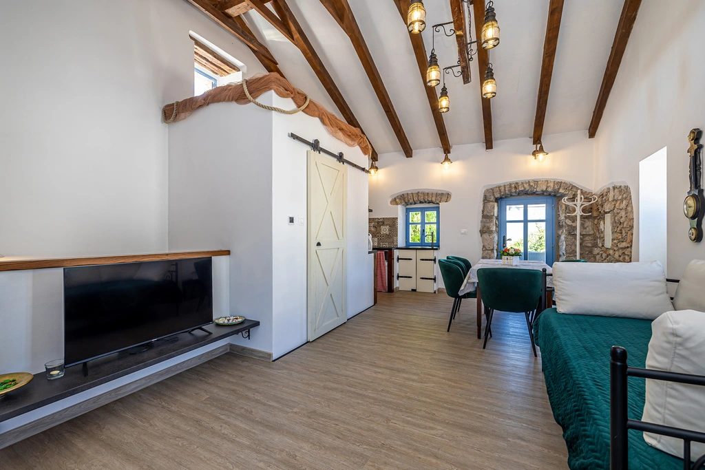Skrbčići House with Private Pool & Jacuzzi