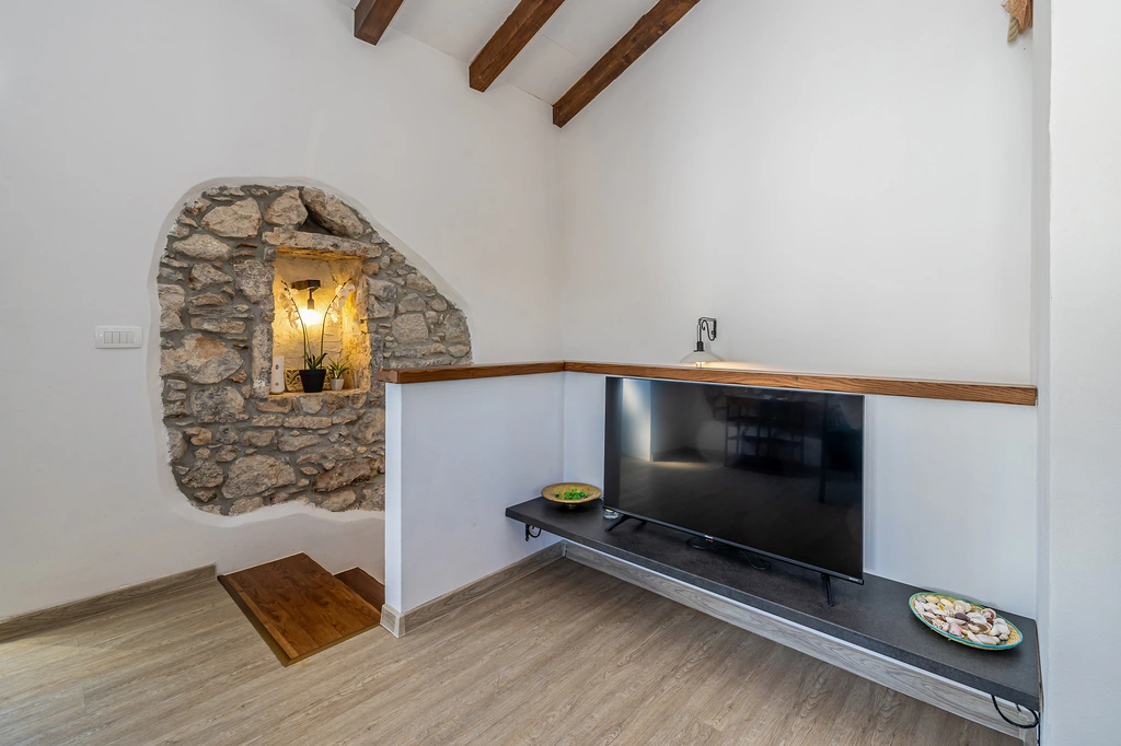 Skrbčići House with Private Pool & Jacuzzi