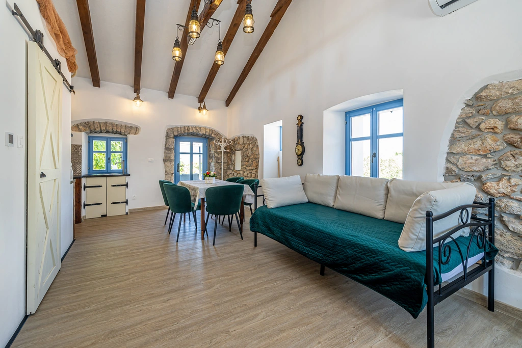Skrbčići House with Private Pool & Jacuzzi