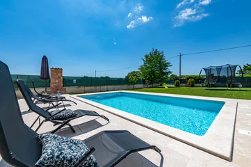 House with Private Pool in Žminj for Up to 8