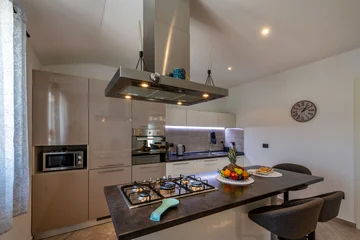 House with Private Pool in Žminj for Up to 8